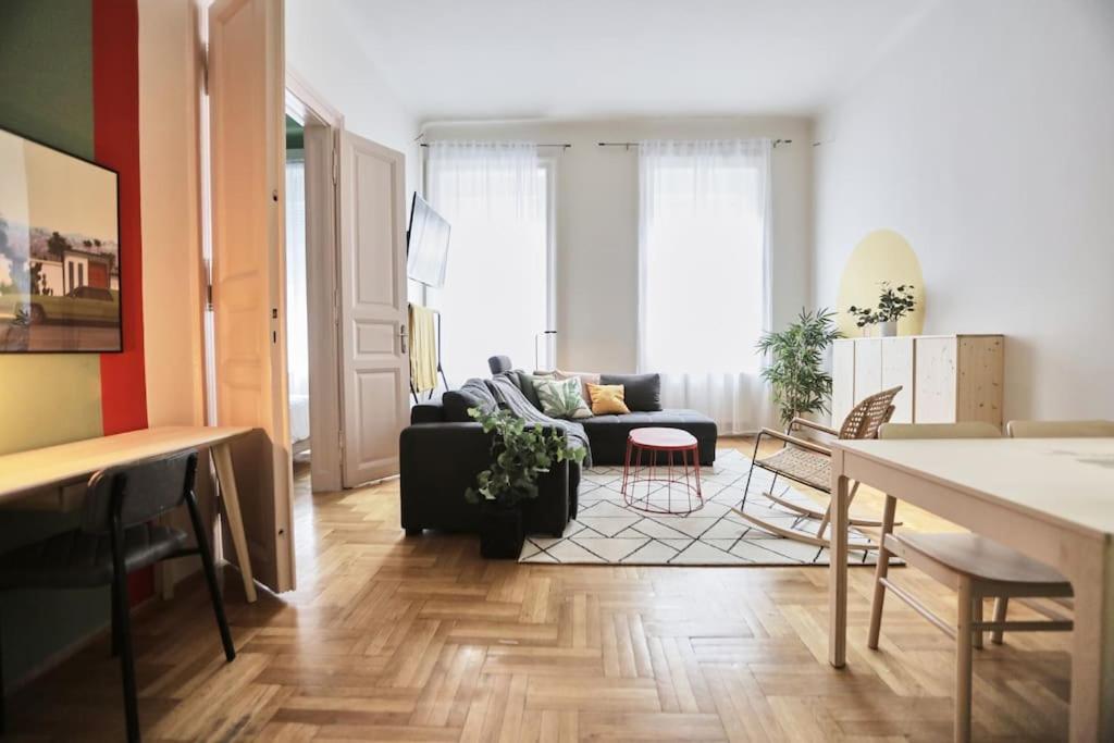 Unwind In Style W Sauna Dsgn 2Br Home Budapešť Exteriér fotografie