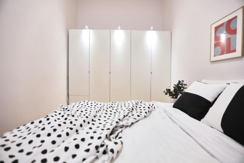 Unwind In Style W Sauna Dsgn 2Br Home Budapešť Exteriér fotografie