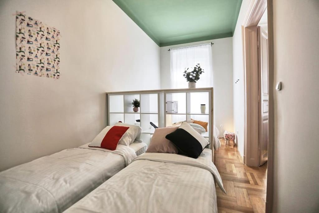 Unwind In Style W Sauna Dsgn 2Br Home Budapešť Exteriér fotografie