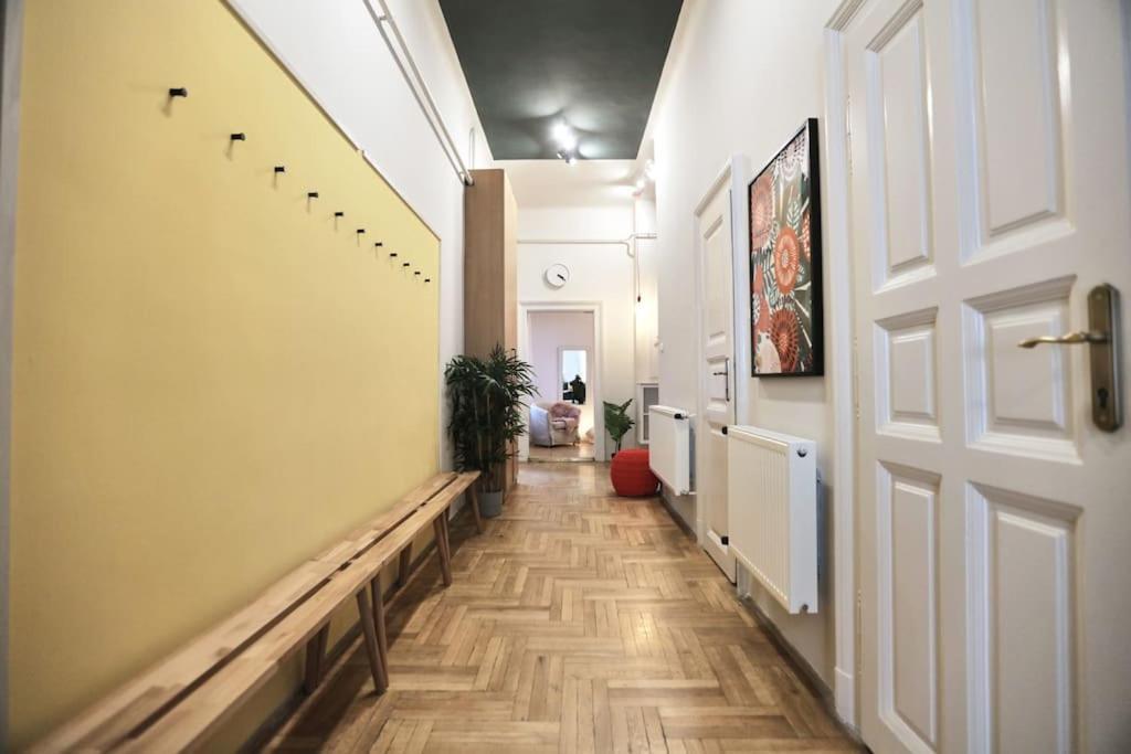 Unwind In Style W Sauna Dsgn 2Br Home Budapešť Exteriér fotografie