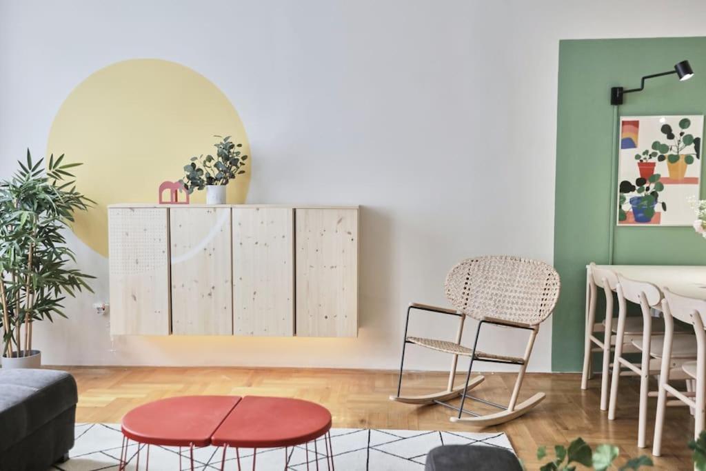 Unwind In Style W Sauna Dsgn 2Br Home Budapešť Exteriér fotografie